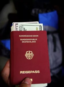 reisepass-visum-backpacking-geld